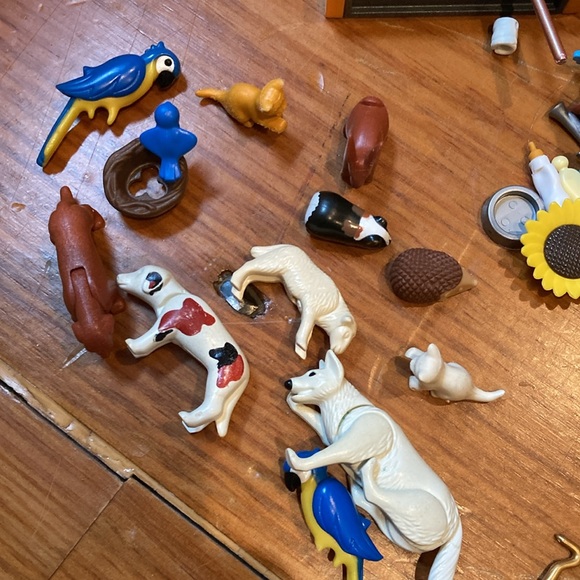 Multiple Sets PLAYMOBIL 4343 Vet Clinic Animal Bonanza!! Farm Bunny Cat Dog Bird - Picture 9 of 15